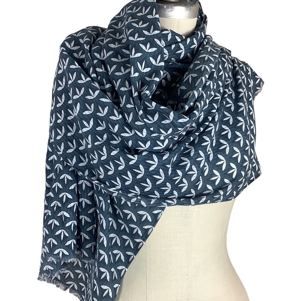 🔥BOGO Anne Taylor Factory Blue and White Patterned Scarf